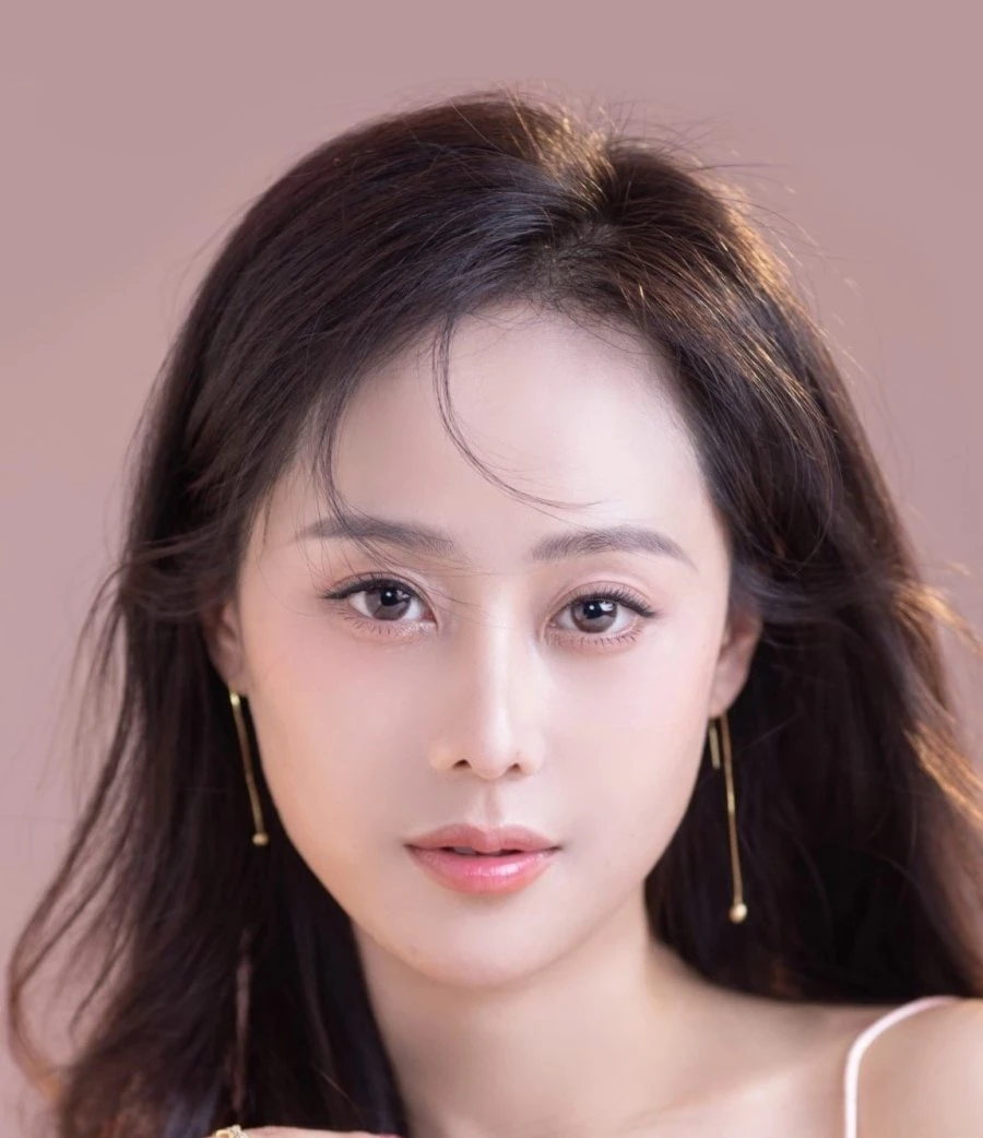 Elisa Ye