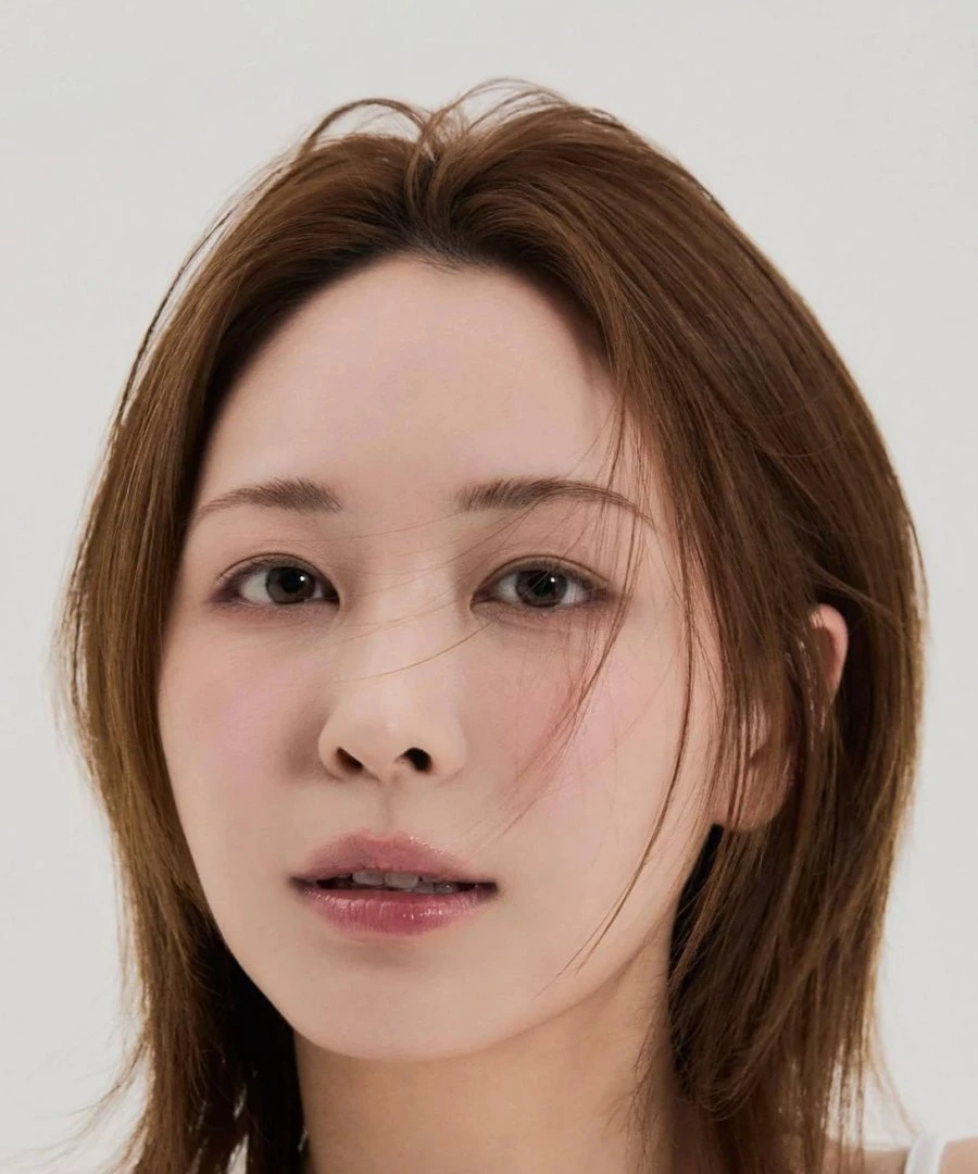 Ahn Si Eun