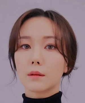 Lee Yoo Young