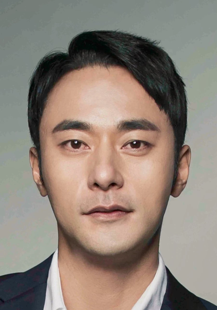 Yoon Joo Man